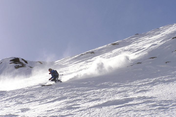 Спуск на лыжах с Приюта-11
