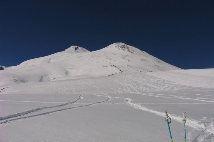 Спуск на лыжах с 4500 м